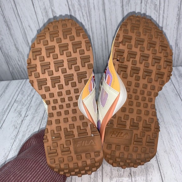 Womens Size 6 Fila Spectra Sneakers EUC - Picture 12 of 13